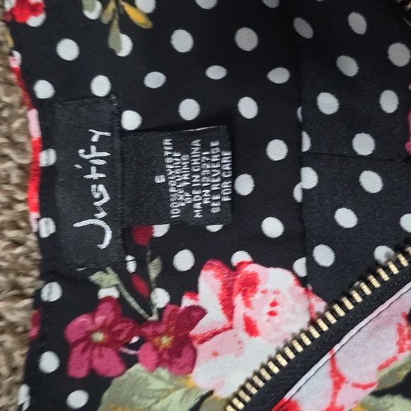 Justify top - Picture 5 of 5